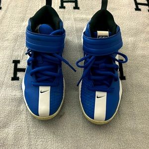 Nike kids baseball cleats size 2Y